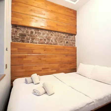 Stylish Studio W/ac In Istanbul's Pupil Beyoglu *